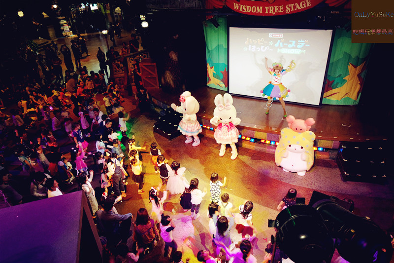 國外旅遊-【東京三麗鷗彩虹樂園】讓大人也玩到走不出來,蛋黃哥大機台互動實在好有趣