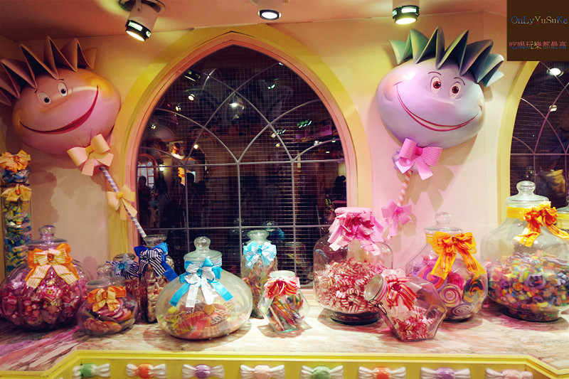 國外旅遊-【東京三麗鷗彩虹樂園】讓大人也玩到走不出來,蛋黃哥大機台互動實在好有趣