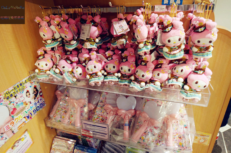 國外旅遊-【東京三麗鷗彩虹樂園】讓大人也玩到走不出來,蛋黃哥大機台互動實在好有趣