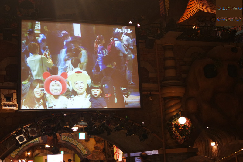 國外旅遊-【東京三麗鷗彩虹樂園】讓大人也玩到走不出來,蛋黃哥大機台互動實在好有趣