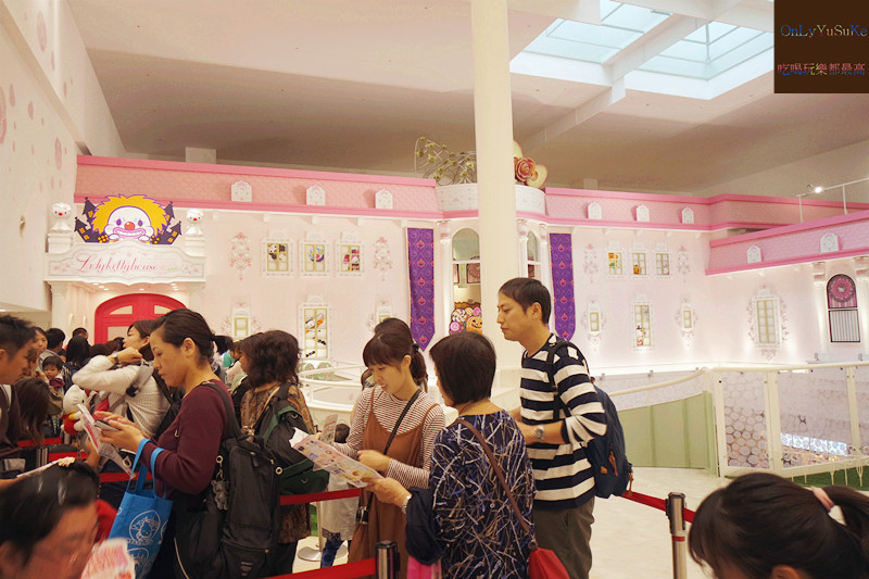 國外旅遊-【東京三麗鷗彩虹樂園】讓大人也玩到走不出來,蛋黃哥大機台互動實在好有趣
