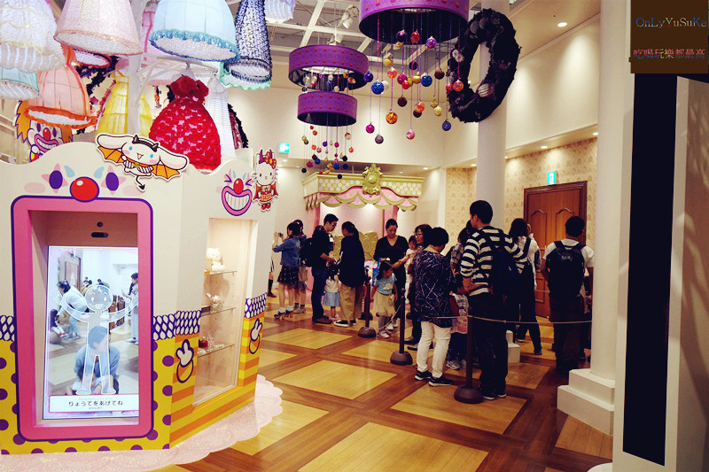 國外旅遊-【東京三麗鷗彩虹樂園】讓大人也玩到走不出來,蛋黃哥大機台互動實在好有趣