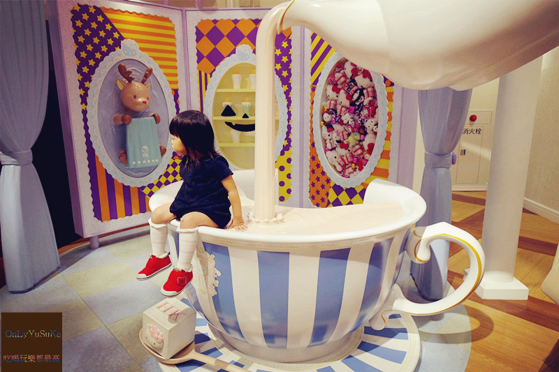 國外旅遊-【東京三麗鷗彩虹樂園】讓大人也玩到走不出來,蛋黃哥大機台互動實在好有趣