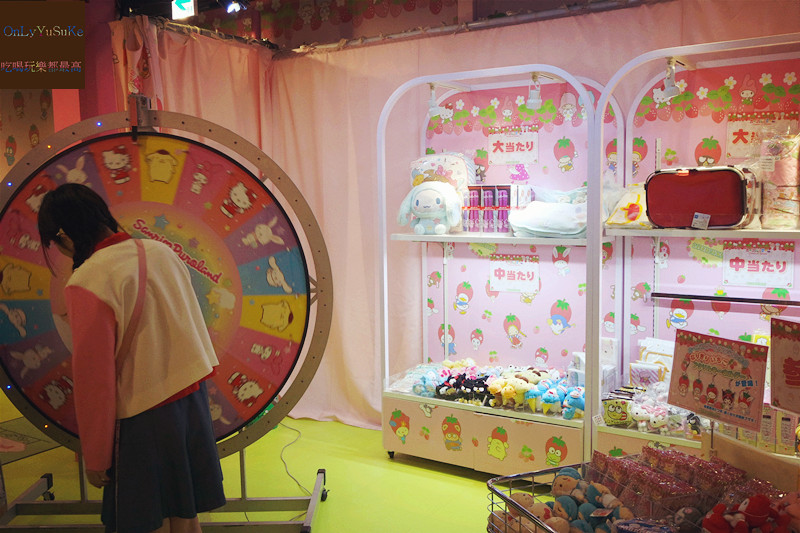 國外旅遊-【東京三麗鷗彩虹樂園】讓大人也玩到走不出來,蛋黃哥大機台互動實在好有趣