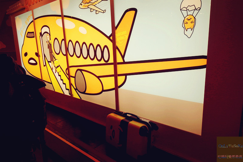 國外旅遊-【東京三麗鷗彩虹樂園】讓大人也玩到走不出來,蛋黃哥大機台互動實在好有趣