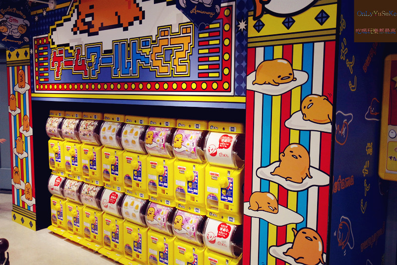 國外旅遊-【東京三麗鷗彩虹樂園】讓大人也玩到走不出來,蛋黃哥大機台互動實在好有趣