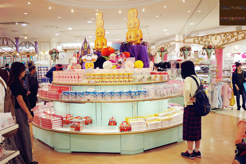 國外旅遊-【東京三麗鷗彩虹樂園】讓大人也玩到走不出來,蛋黃哥大機台互動實在好有趣