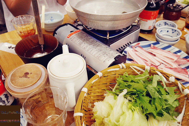 國外旅遊-【東京三麗鷗彩虹樂園】讓大人也玩到走不出來,蛋黃哥大機台互動實在好有趣