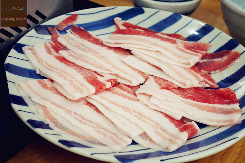 國外旅遊-【東京三麗鷗彩虹樂園】讓大人也玩到走不出來,蛋黃哥大機台互動實在好有趣