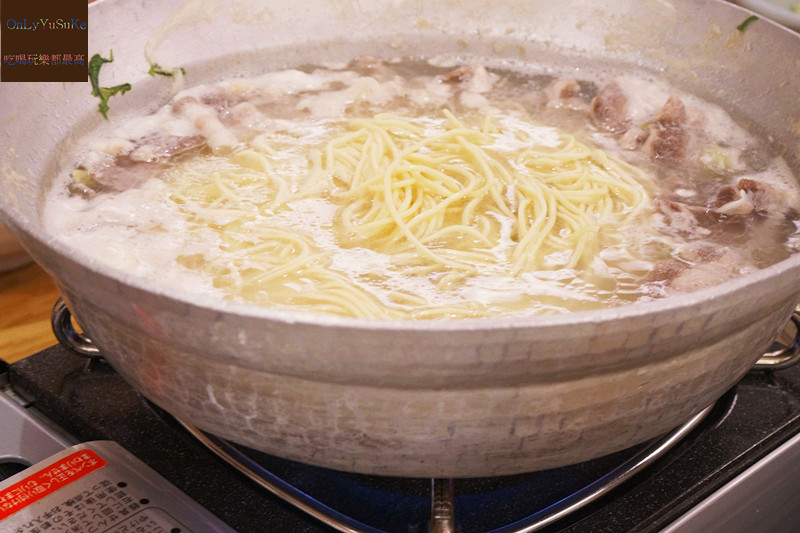 國外旅遊-【東京三麗鷗彩虹樂園】讓大人也玩到走不出來,蛋黃哥大機台互動實在好有趣