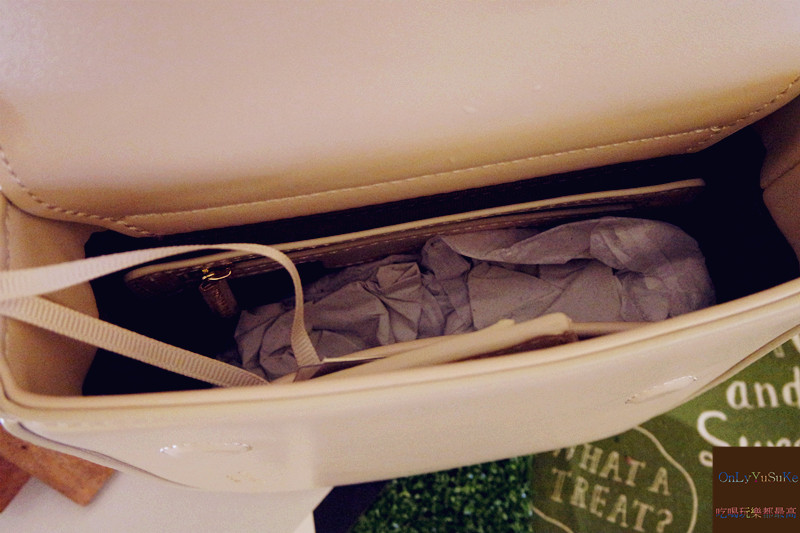 【ROBINMAY波浪旋律】輕巧如口袋餅乾般的薄身有型,超可愛波浪設計小包