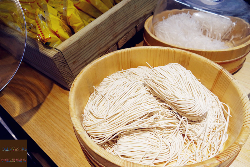 桃園火鍋【土狗樂市家樂福內壢店】自助火鍋超市,新鮮美味一把抓