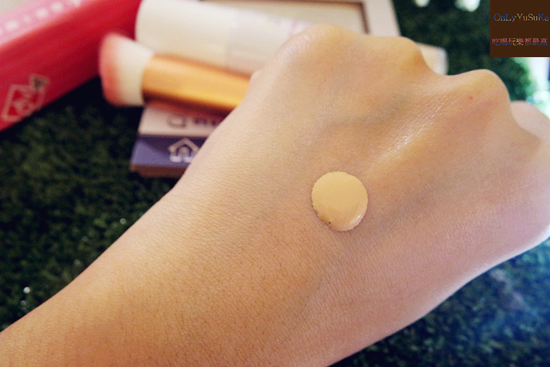 美妝分享【Za美白聚光粉底精華】創新亮白保養底妝限量送粉底刷