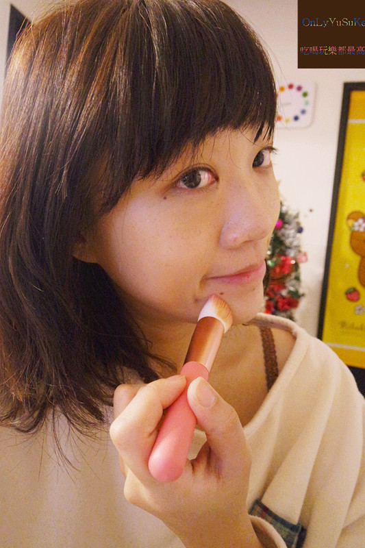 美妝分享【Za美白聚光粉底精華】創新亮白保養底妝限量送粉底刷