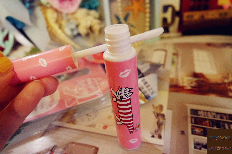 【胎盤素唇部修護精華液Mikey LISA LARSONx VP 】護唇膏,唇蜜聯名超萌