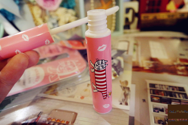 【胎盤素唇部修護精華液Mikey LISA LARSONx VP 】護唇膏,唇蜜聯名超萌