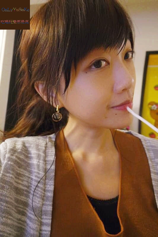 【胎盤素唇部修護精華液Mikey LISA LARSONx VP 】護唇膏,唇蜜聯名超萌