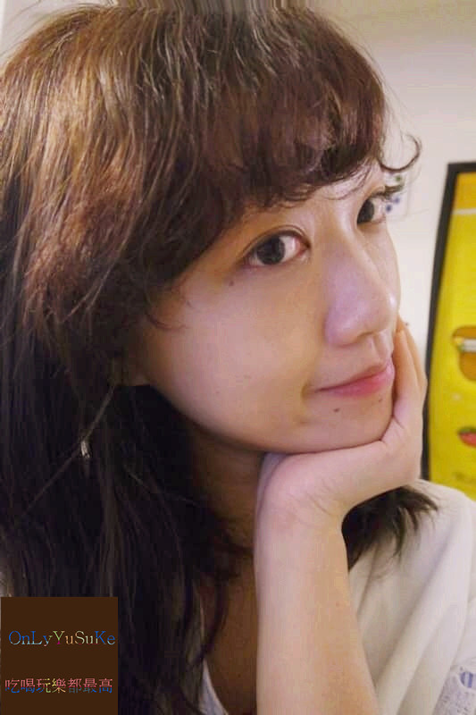 美妝分享【AGE20' s 瓷透肌聚焦爆水粉餅】韓國最新爆水精華液粉餅,修飾膚色再加遮瑕光澤一次給你