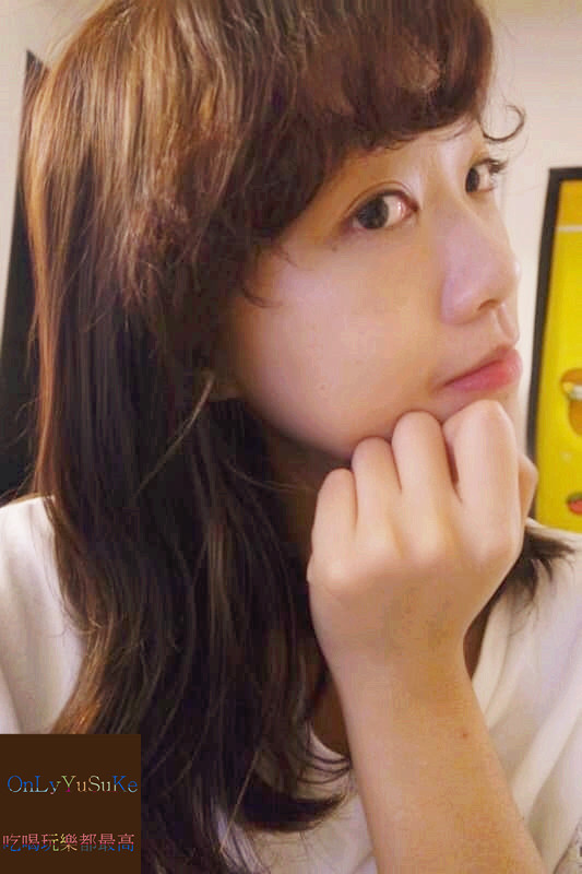 美妝分享【AGE20' s 瓷透肌聚焦爆水粉餅】韓國最新爆水精華液粉餅,修飾膚色再加遮瑕光澤一次給你