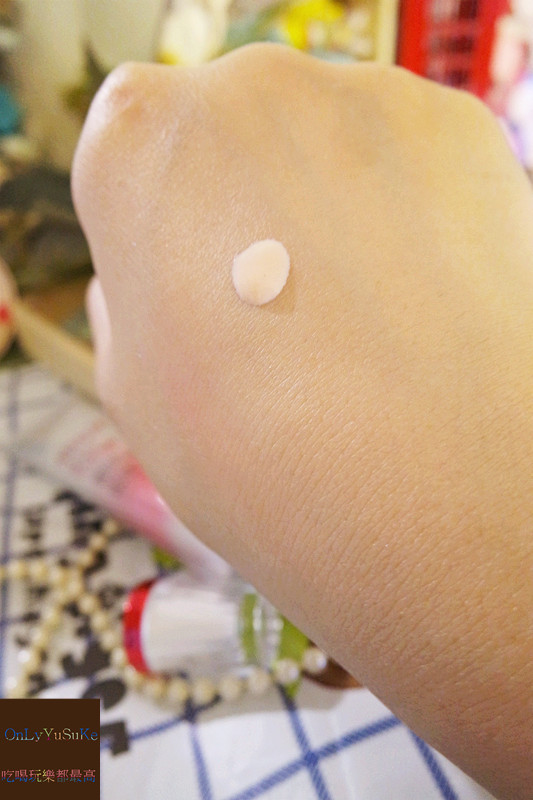 美妝分享【日本製富士軟片艾詩緹深護防曬隔離乳】新科學阻黑技術,防曬也能保養肌膚