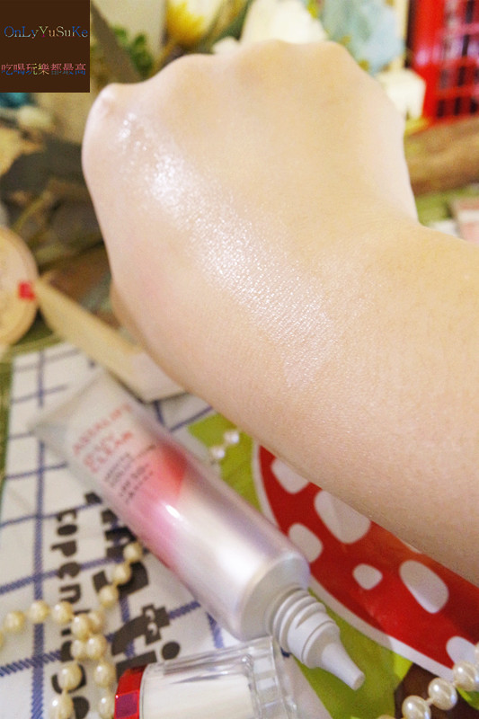 美妝分享【日本製富士軟片艾詩緹深護防曬隔離乳】新科學阻黑技術,防曬也能保養肌膚