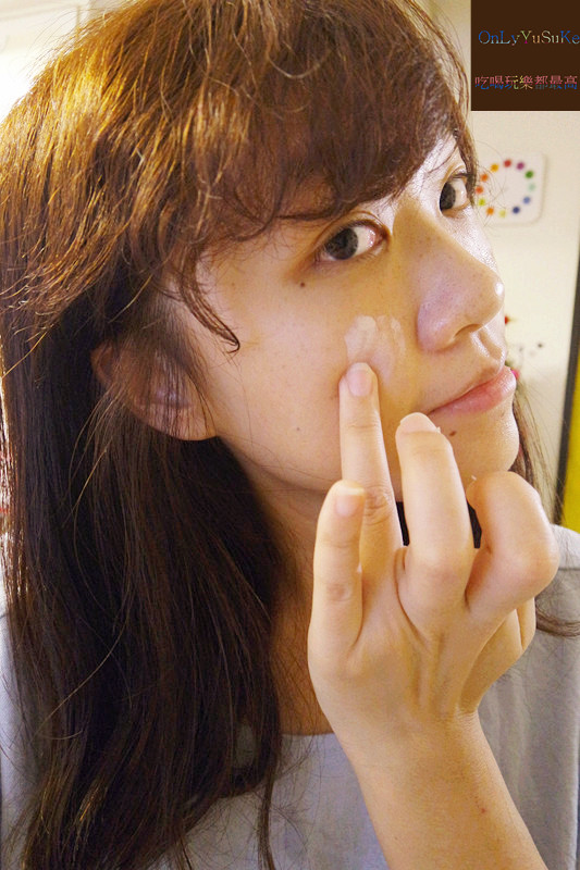 美妝分享【日本製富士軟片艾詩緹深護防曬隔離乳】新科學阻黑技術,防曬也能保養肌膚