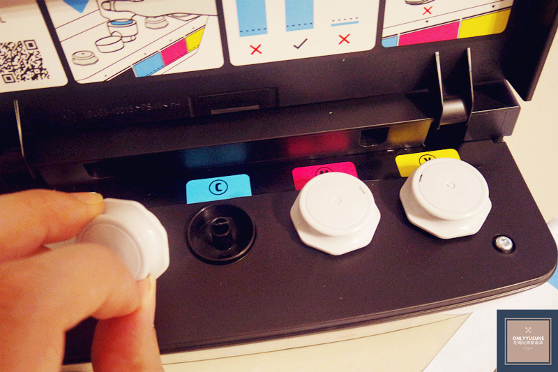 轉開墨水填充口盒蓋