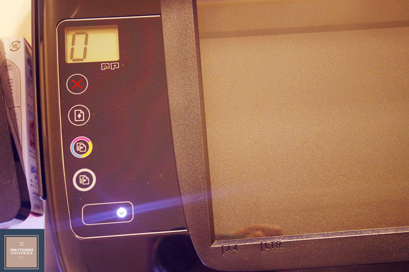 開啟電源後就會發現LCD螢幕有顯示出數字0