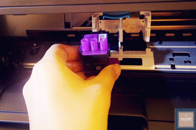 列印頭往列印滑動架往內推裝上