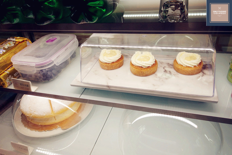 甜點蛋糕很吸引我,蛋糕還沒完全出爐