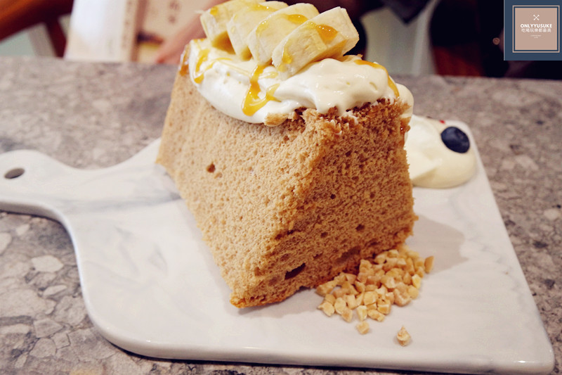 戚風蛋糕吃起來很有茶香!真的有紅茶的香甜味