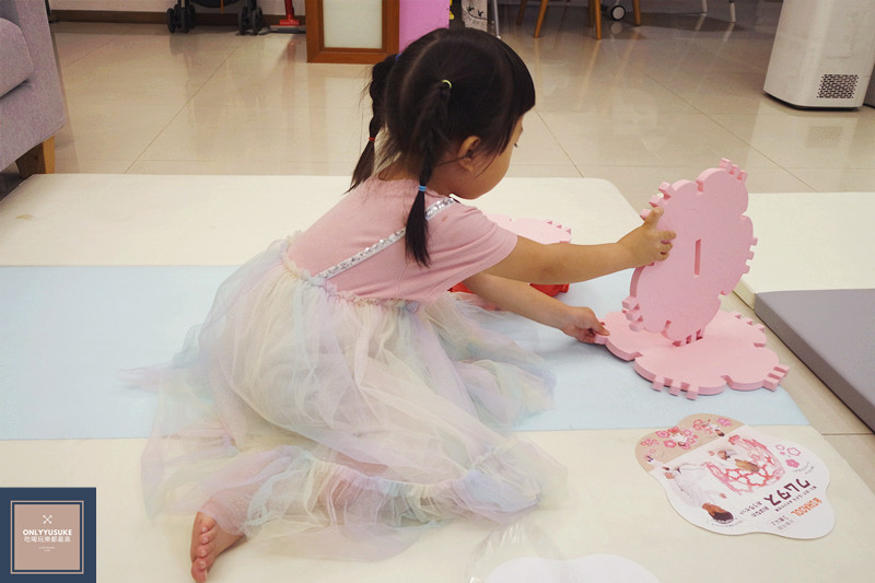 摸起來也非常柔軟不需要擔心小朋友在玩樂同時會受傷