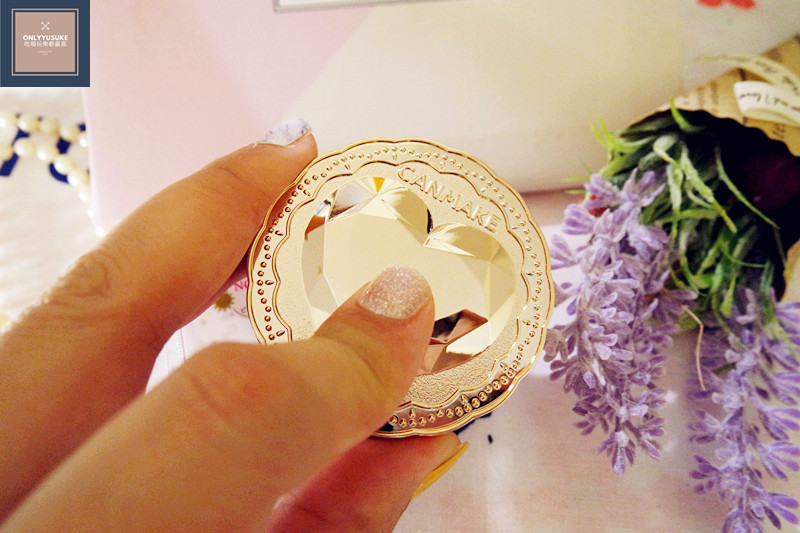 【CANMAKE肌秘美顏蜜粉餅】一秒好氣色,素顏妝秘密過夜靠它,日夜都可用保養型蜜粉