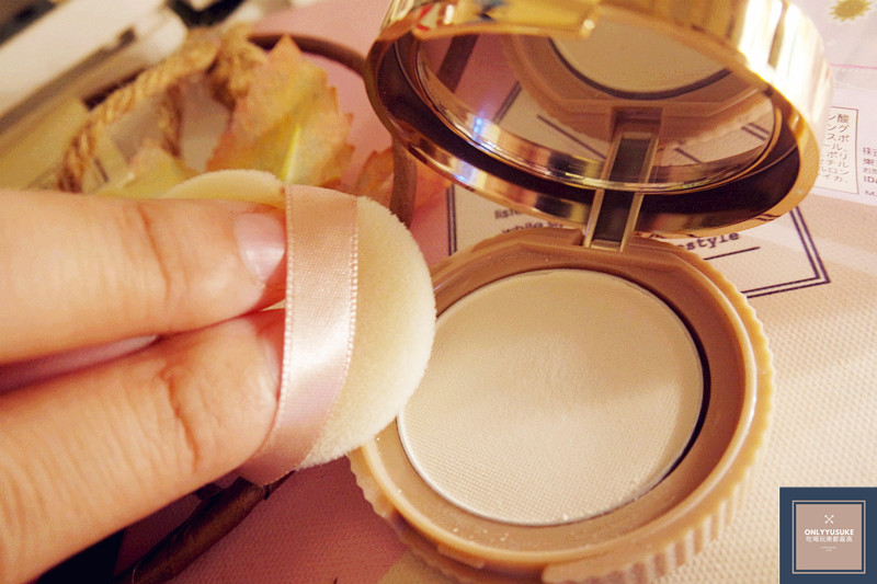 【CANMAKE肌秘美顏蜜粉餅】一秒好氣色,素顏妝秘密過夜靠它,日夜都可用保養型蜜粉