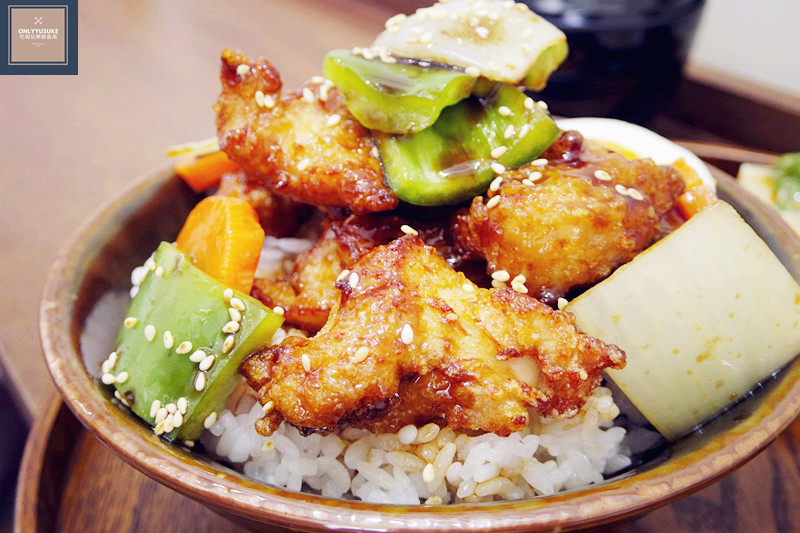 FoOd台中咖哩飯【百福咖哩】文青風的美味咖哩,必吃日式炸竹輪,咖哩飯推薦,定食,想吃家常咖哩這邊請