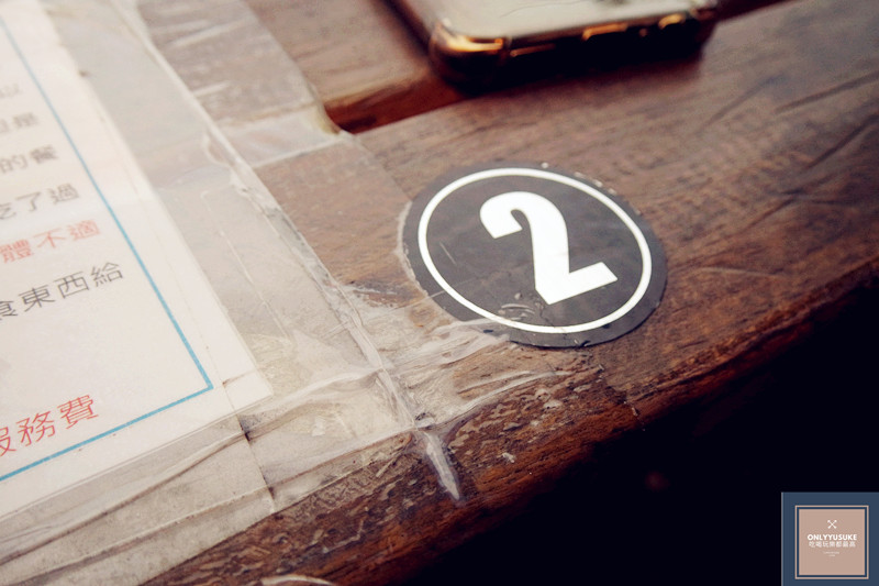 國內旅遊【啾啾咖啡】超美海景咖啡,景觀餐廳推薦,超美外木山咖啡廳越夜越美,陰天也有另種嚴峻美,原外木山喝咖啡