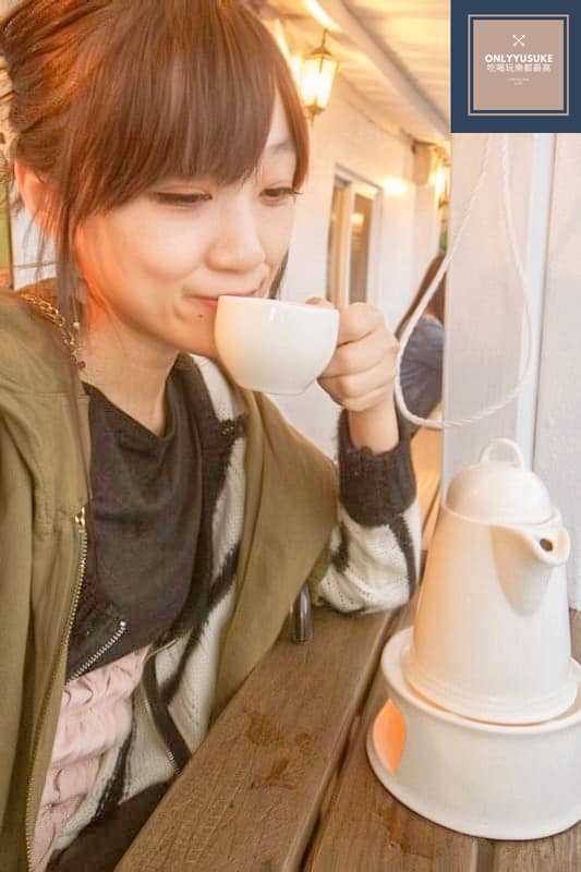 國內旅遊【啾啾咖啡】超美海景咖啡,景觀餐廳推薦,超美外木山咖啡廳越夜越美,陰天也有另種嚴峻美,原外木山喝咖啡