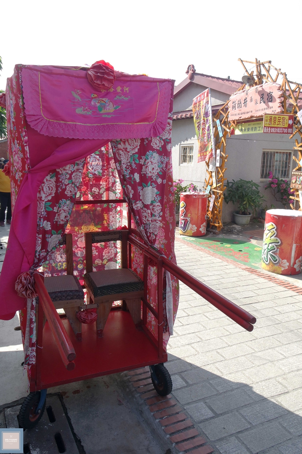 國內旅遊台南後壁區【無米樂菁寮老街】偶像劇俗女養成記拍攝景點,很有復古感的嫁妝街