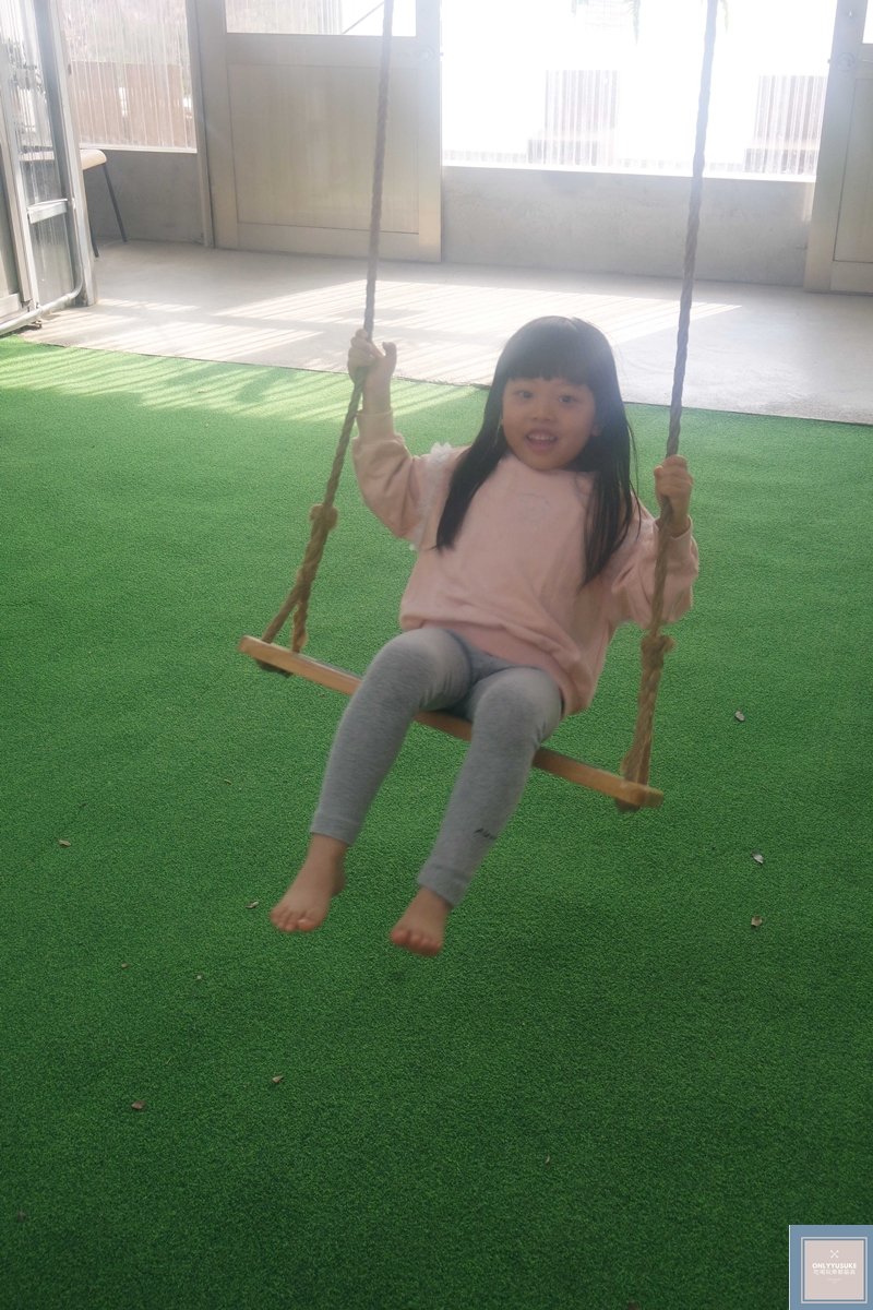 蝶舞澗這裡到處都很好玩,餐廳旁就有盪鞦韆