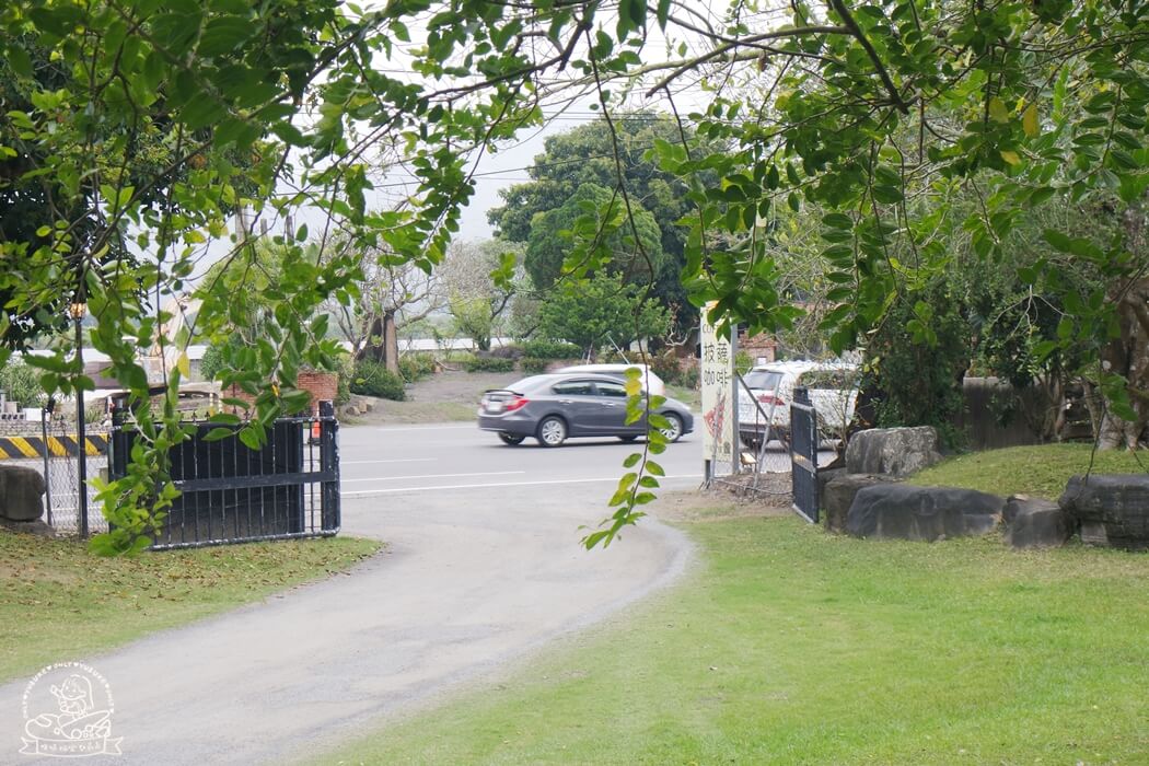 屏東枋寮披薩店推薦【木鋤造樸咖啡餐廳】海味十足金沙小卷披薩