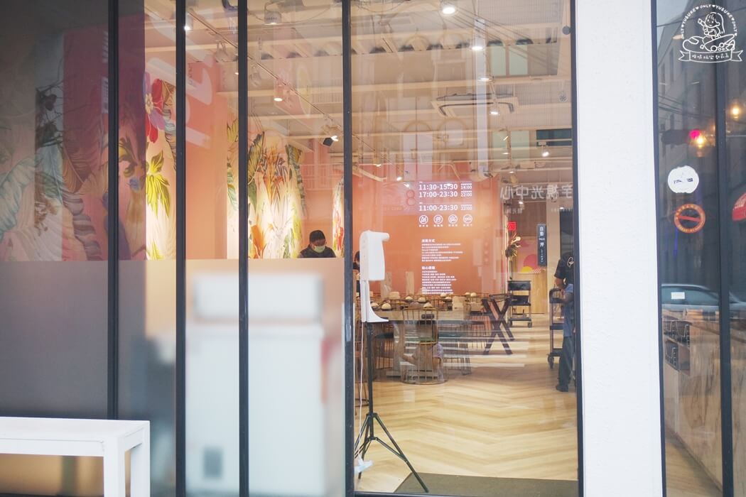 肉多多草屯店環境