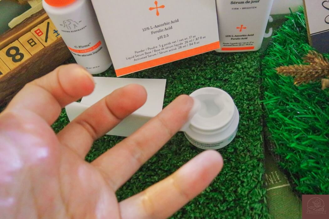 不黏膩的乳霜質地